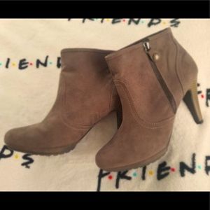 S. Oliver’s  original vintage quality goods